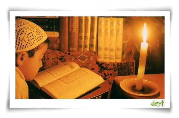 Mum Işığında Kur'an-ı Kerim (resimlerle)